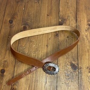 Liz Claiborne size large tan leather belt with silver buckle